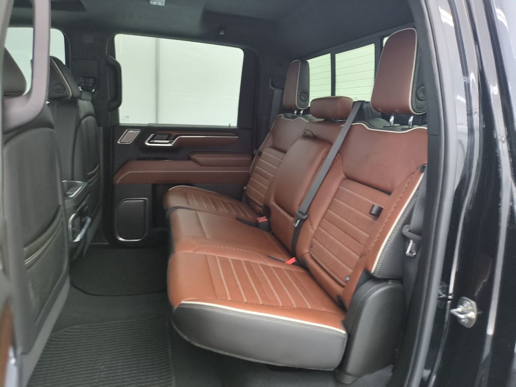 Thumbnail: 2025 GMC Sierra 3500 - 25