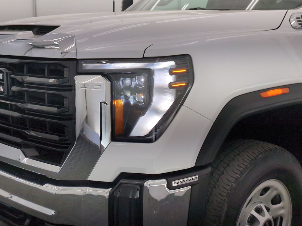 Thumbnail: 2024 GMC Sierra 3500 - 24