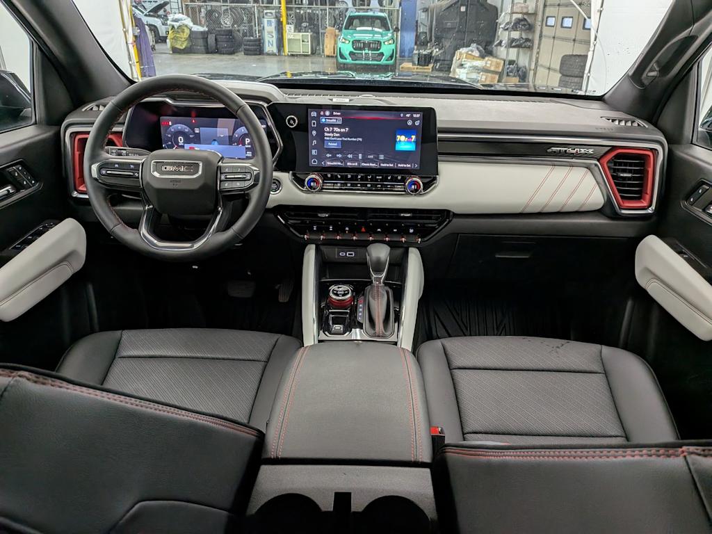 Thumbnail: 2024 GMC Canyon - 10