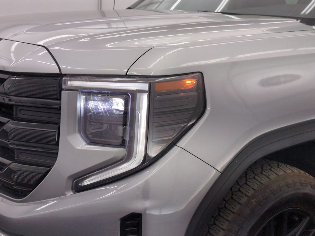 Thumbnail: 2023 GMC Sierra 1500 - 24