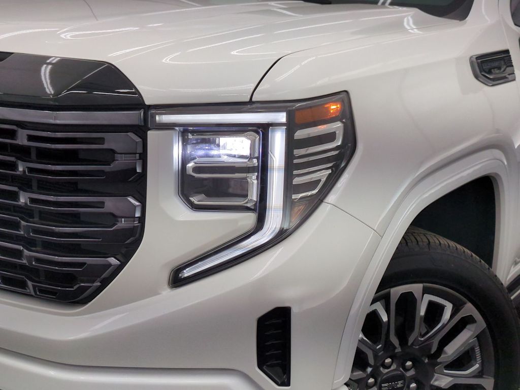 Thumbnail: 2025 GMC Sierra 1500 - 24