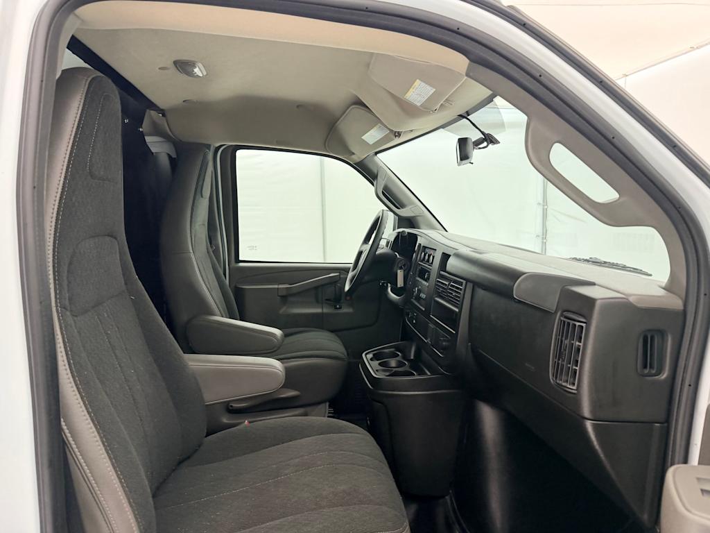 Thumbnail: 2024 GMC Savana - 11