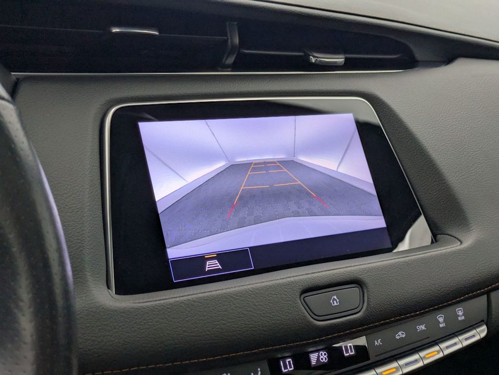 Thumbnail: 2023 Cadillac XT4 - 36