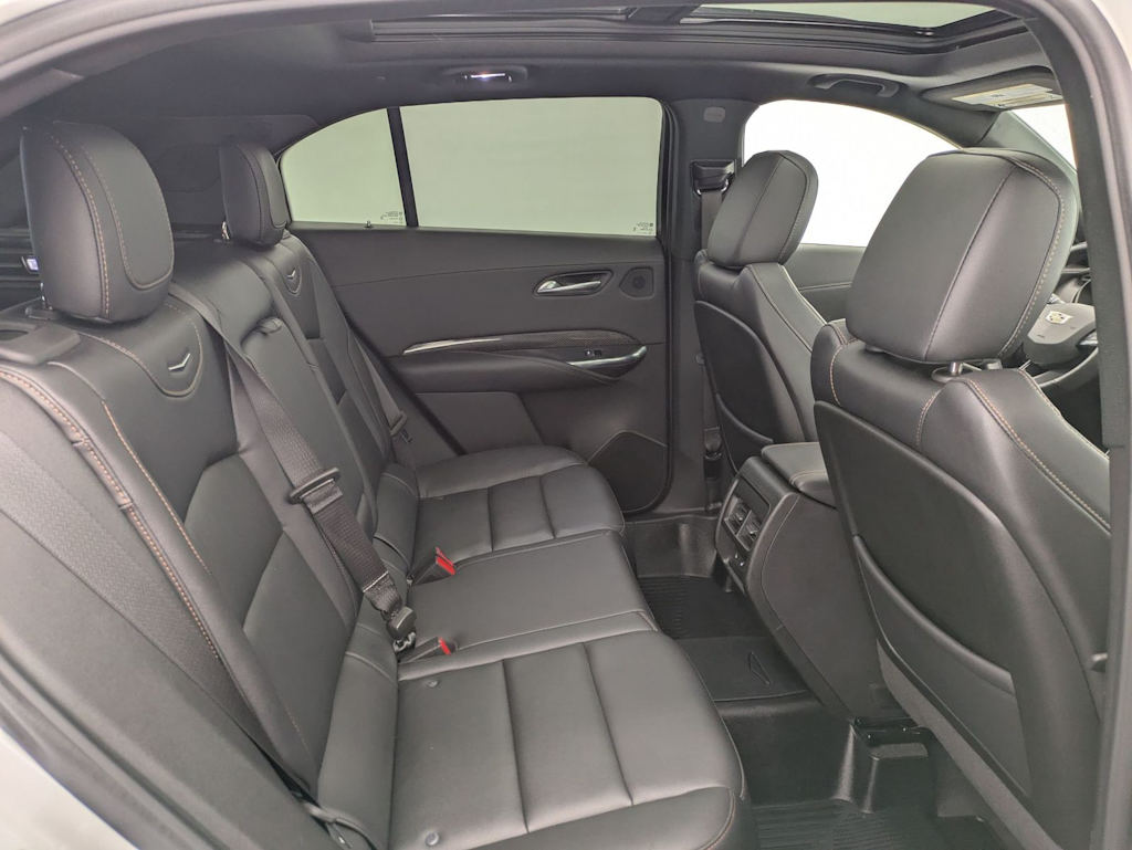 Thumbnail: 2023 Cadillac XT4 - 31