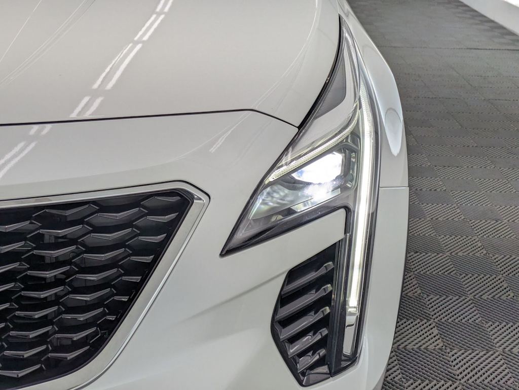 Thumbnail: 2023 Cadillac XT4 - 24