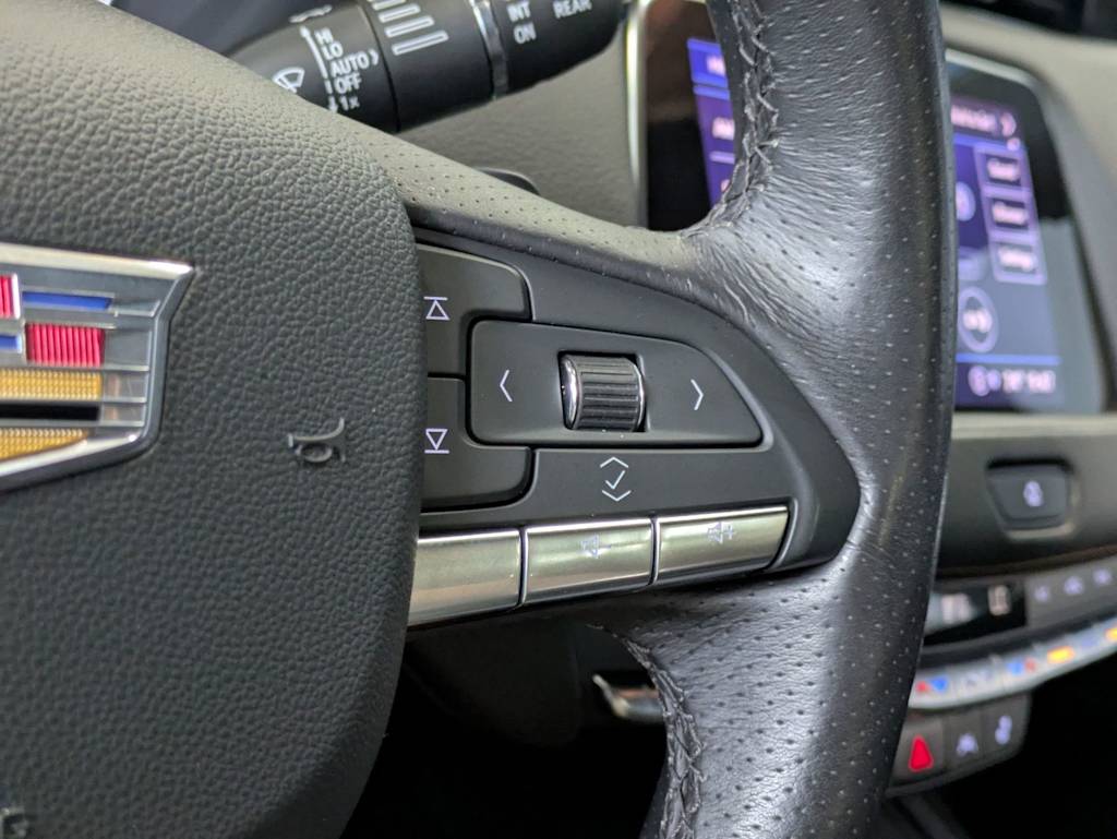 Thumbnail: 2023 Cadillac XT4 - 33