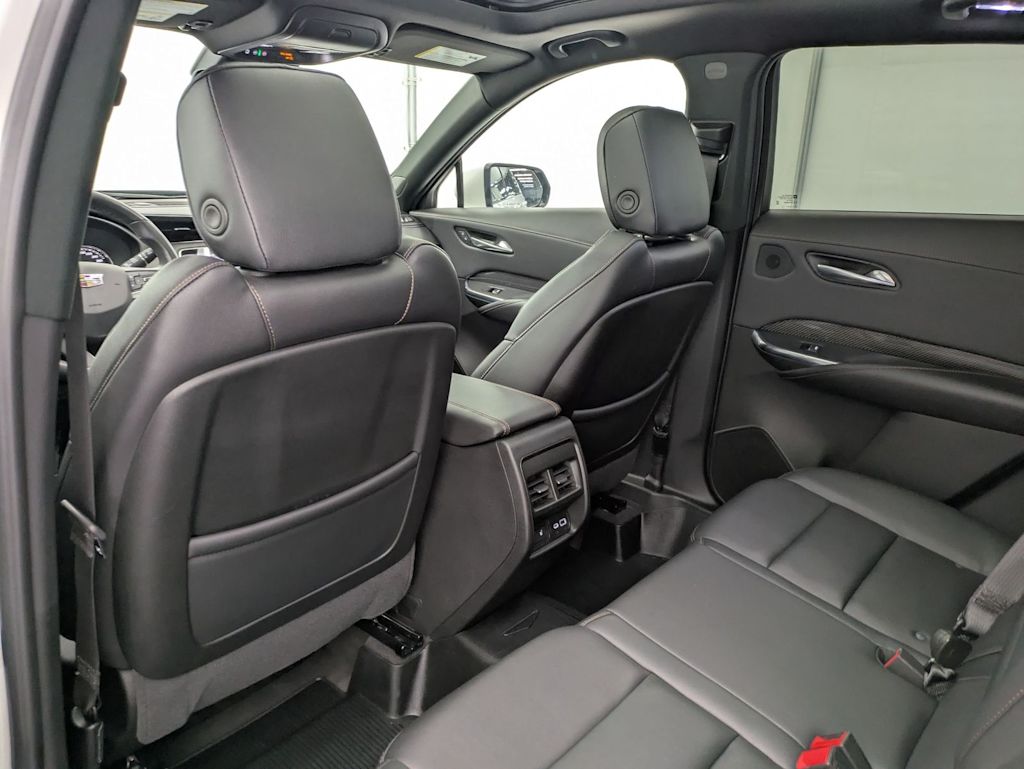 Thumbnail: 2023 Cadillac XT4 - 12