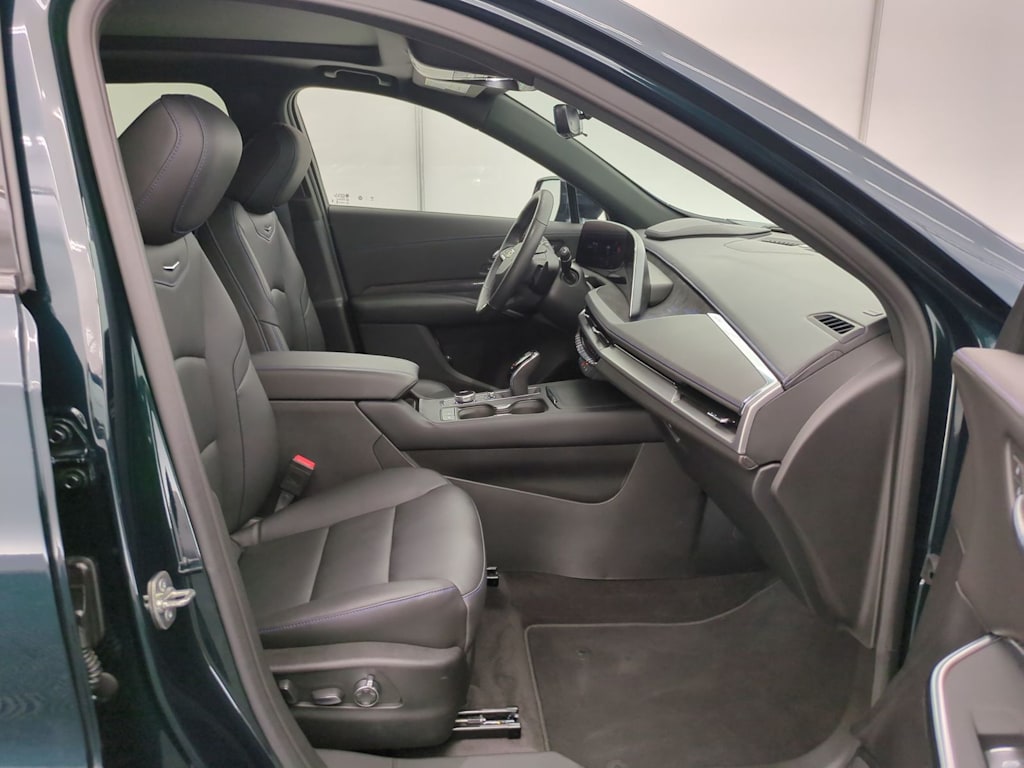 Thumbnail: 2025 Cadillac XT4 - 12