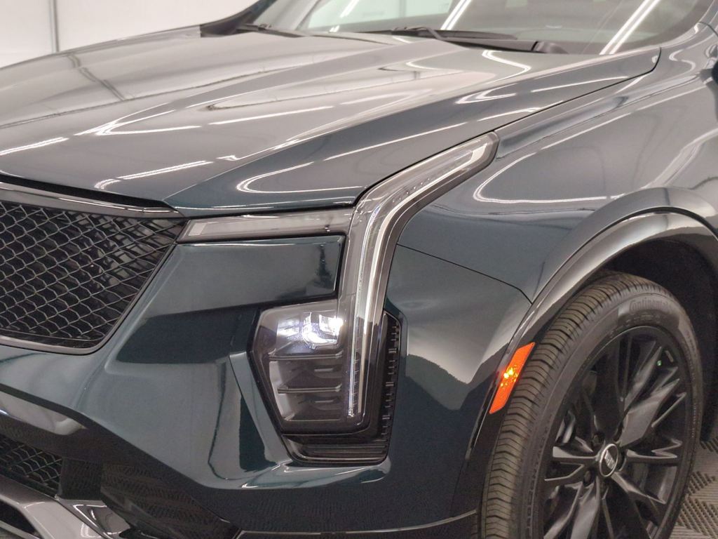 Thumbnail: 2025 Cadillac XT4 - 24