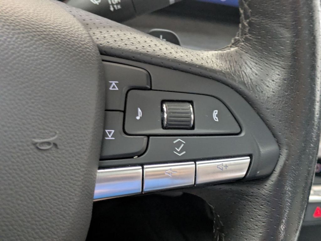 Thumbnail: 2024 Cadillac XT4 - 31