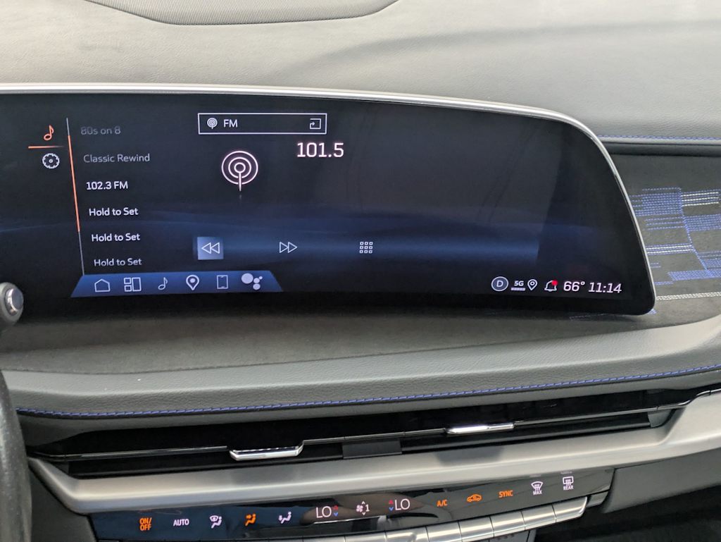 Thumbnail: 2024 Cadillac XT4 - 14