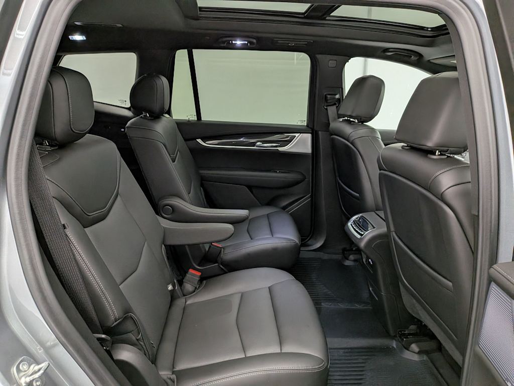 Thumbnail: 2024 Cadillac XT6 - 31