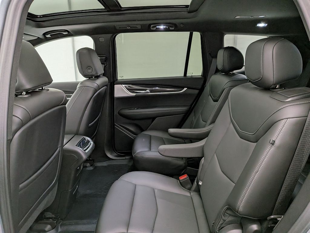 Thumbnail: 2024 Cadillac XT6 - 30