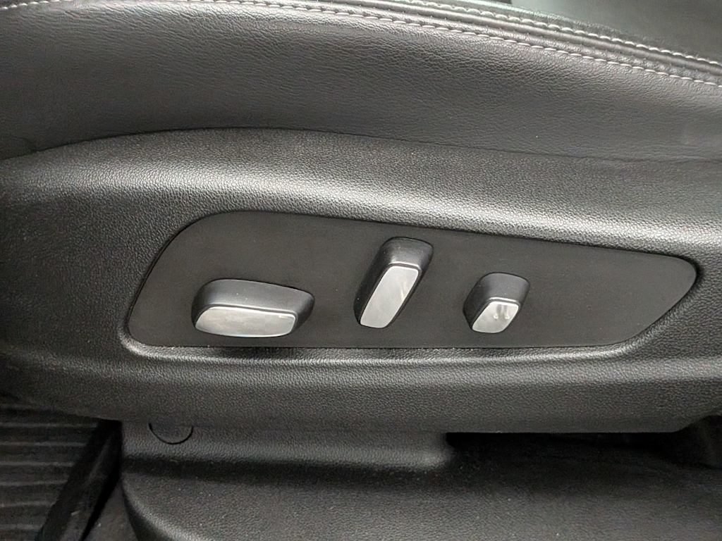 Thumbnail: 2024 Cadillac XT6 - 28