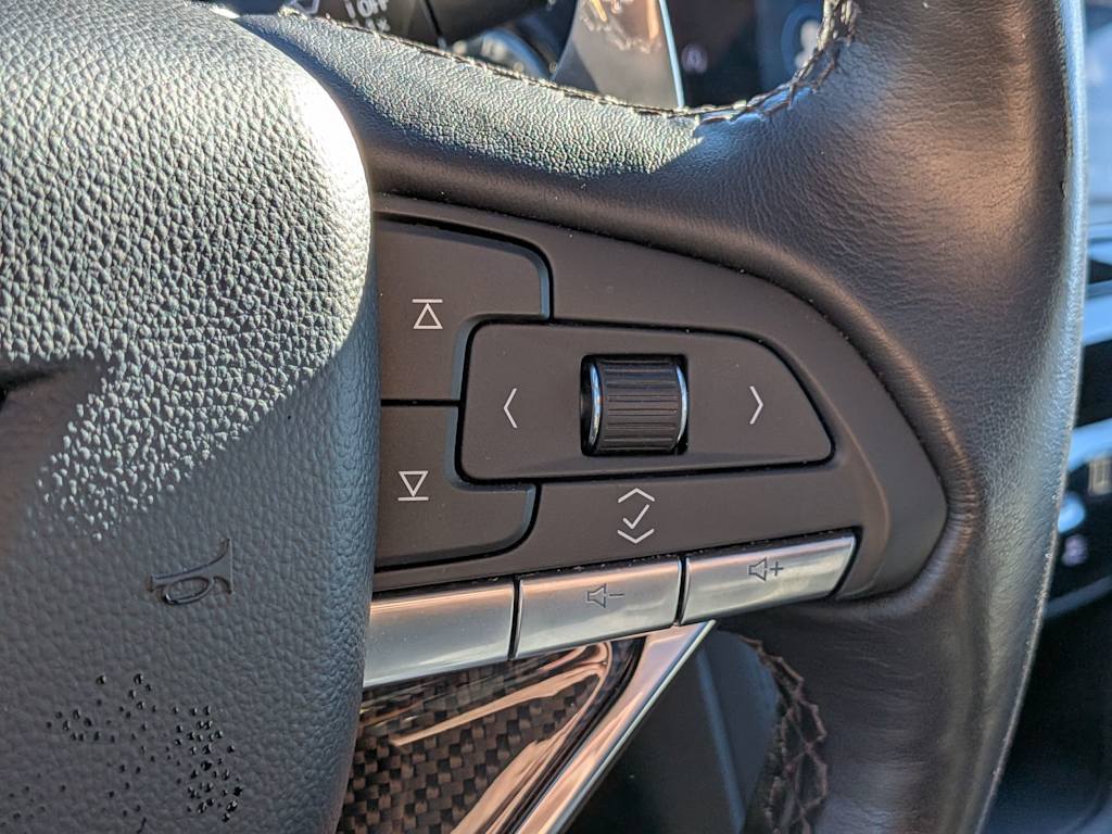 Thumbnail: 2024 Cadillac XT6 - 33