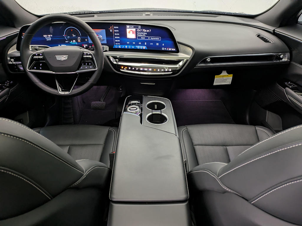Thumbnail: 2024 Cadillac Lyriq - 9