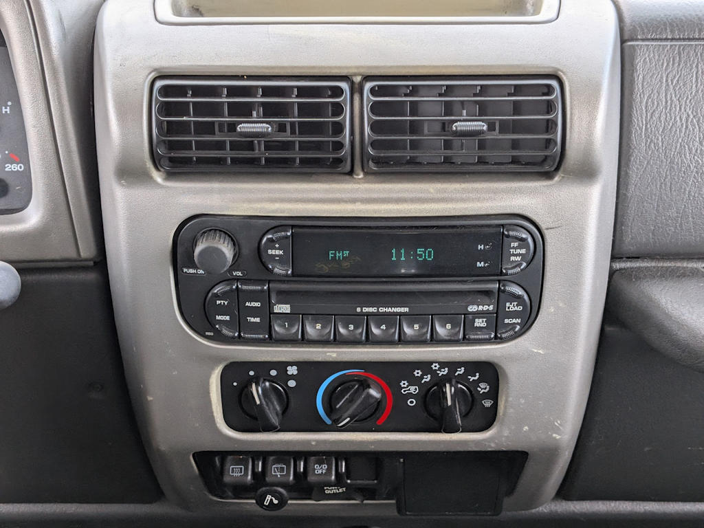 Thumbnail: 2006 Jeep Wrangler - 31