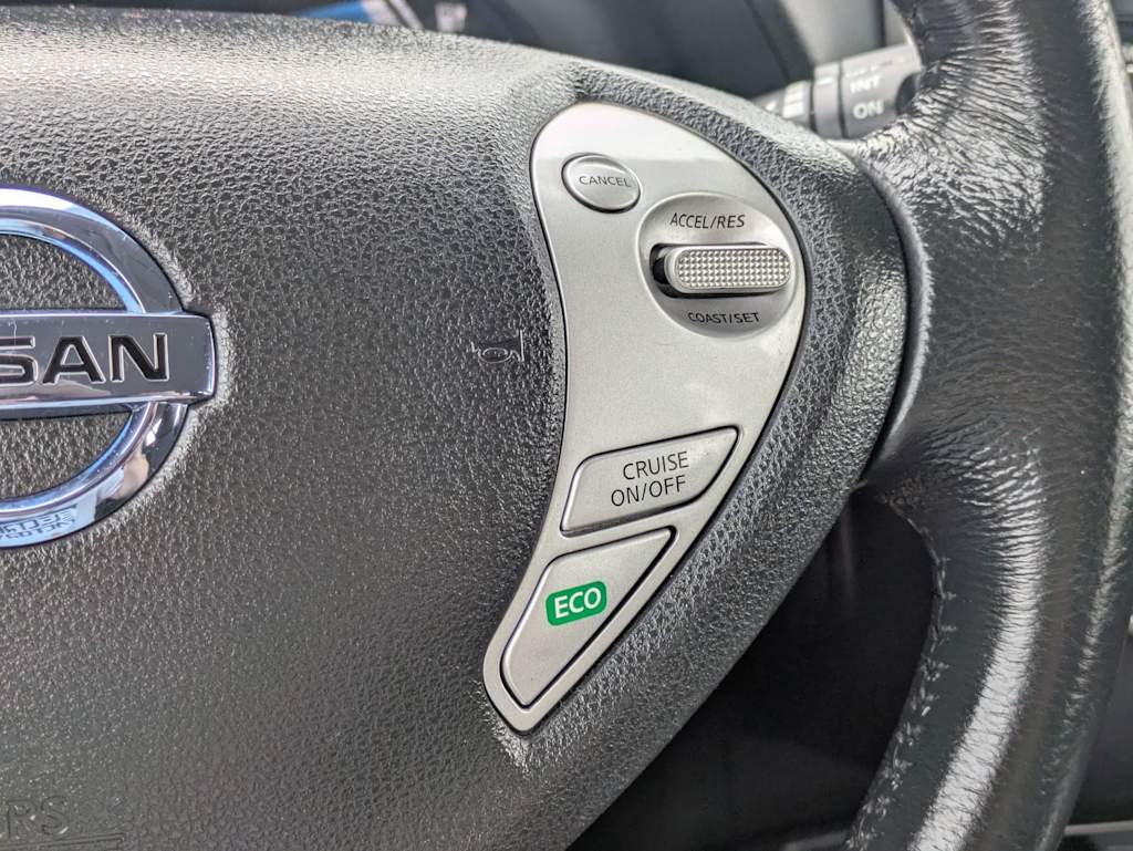 Thumbnail: 2015 Nissan Leaf - 30