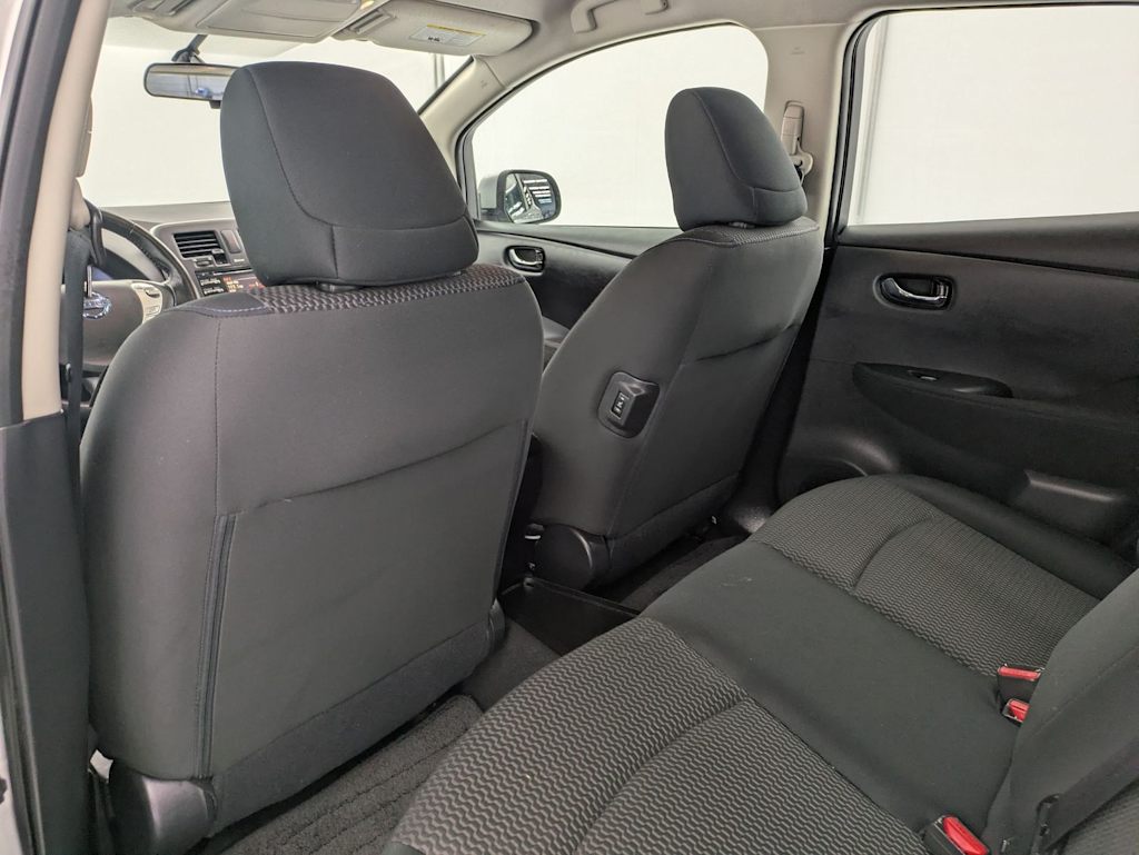 Thumbnail: 2015 Nissan Leaf - 12