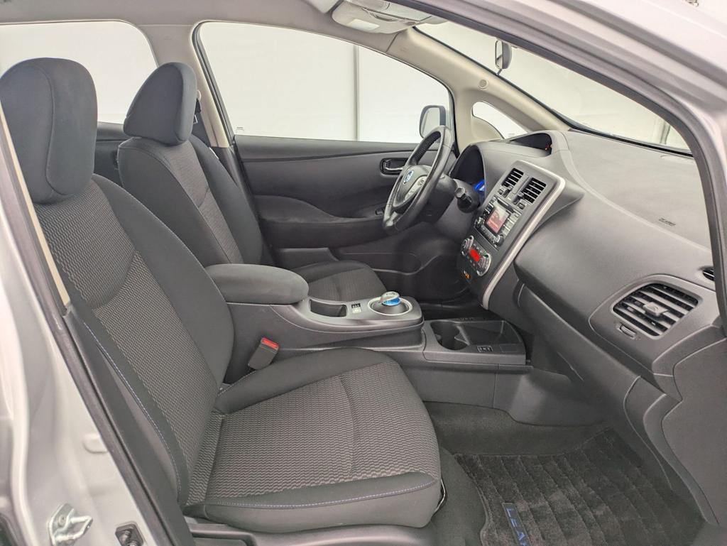Thumbnail: 2015 Nissan Leaf - 11