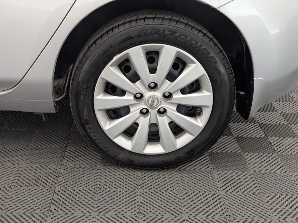 Thumbnail: 2015 Nissan Leaf - 7