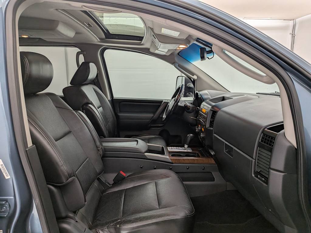 Thumbnail: 2011 Nissan Titan - 12