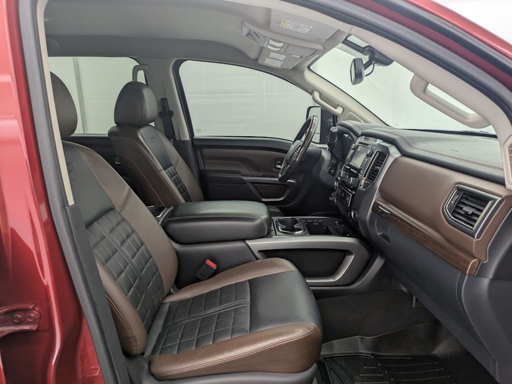Thumbnail: 2016 Nissan Titan - 10