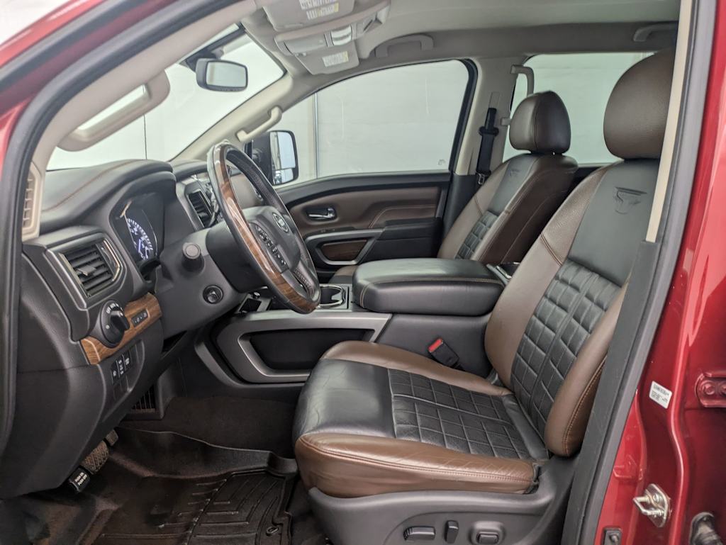 Thumbnail: 2016 Nissan Titan - 9