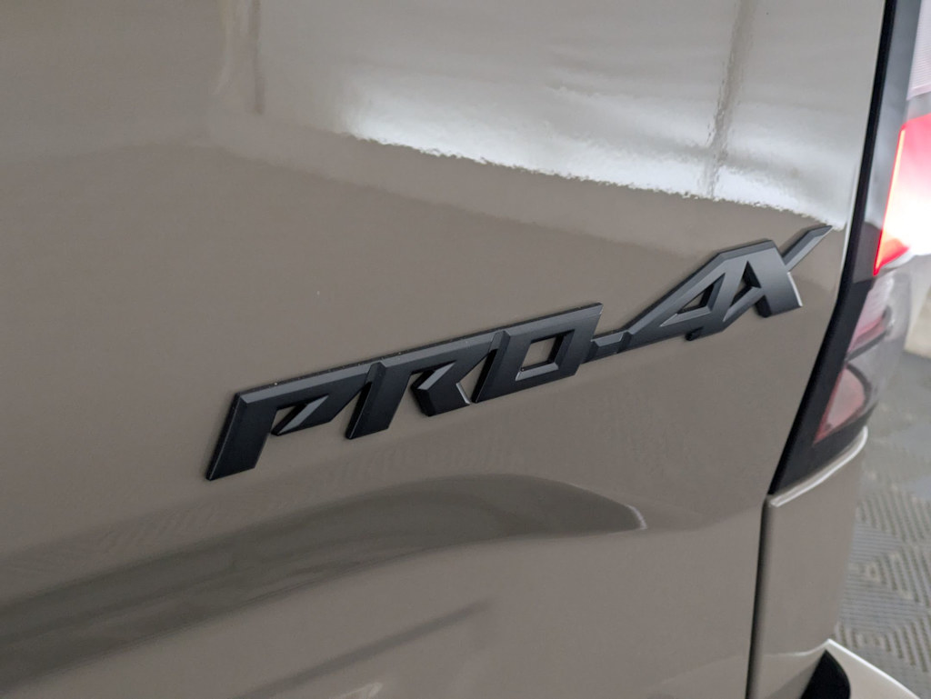 2024 Nissan Frontier PRO-4X 26