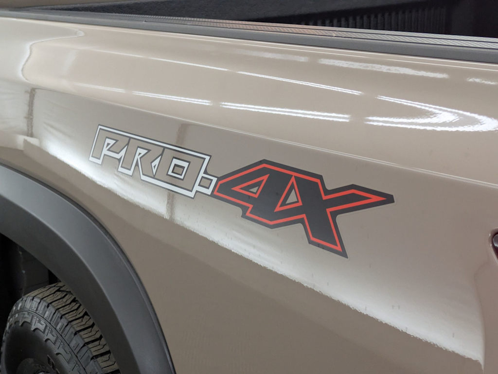 2024 Nissan Frontier PRO-4X 27