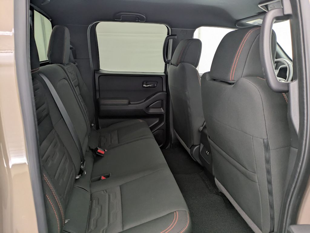 2024 Nissan Frontier PRO-4X 30