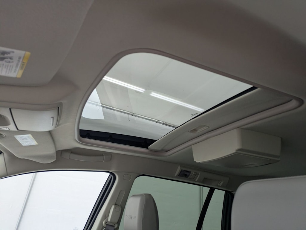 Thumbnail: 2007 Chrysler Pacifica - 28