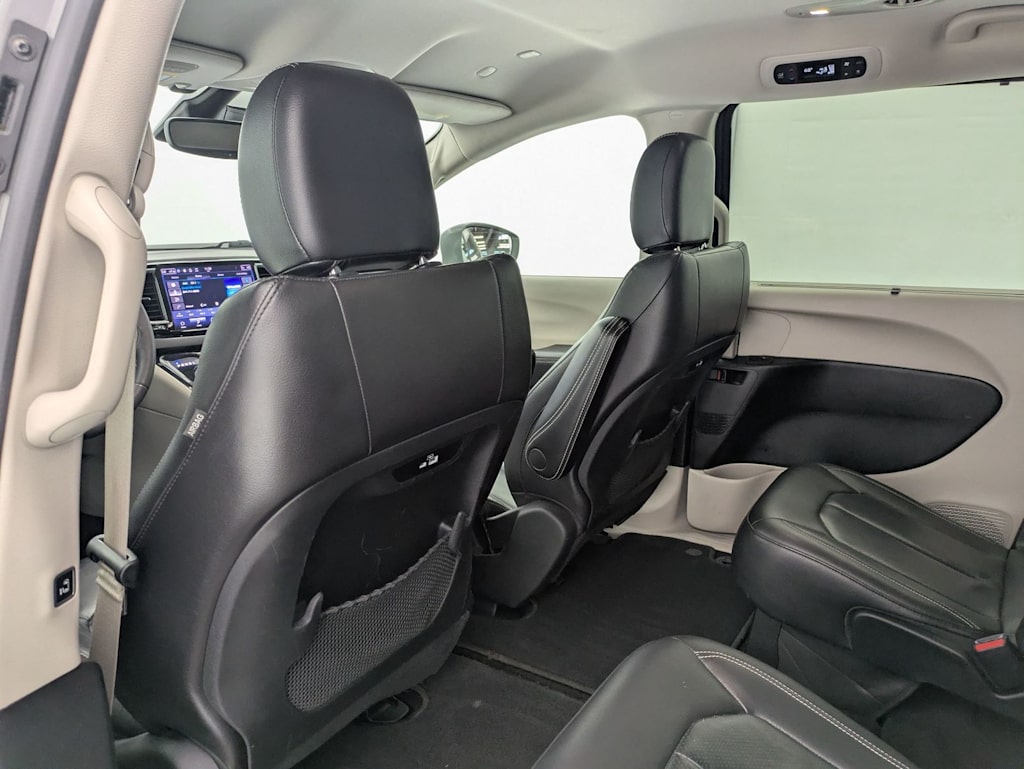 Thumbnail: 2022 Chrysler Pacifica - 13