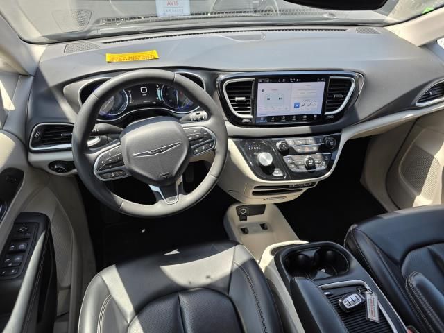 Thumbnail: 2023 Chrysler Pacifica - 2