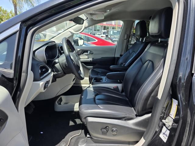 Thumbnail: 2023 Chrysler Pacifica - 6