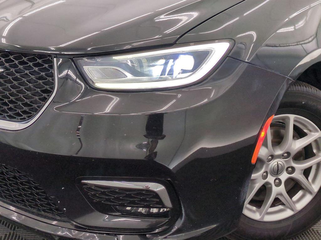Thumbnail: 2023 Chrysler Pacifica - 23