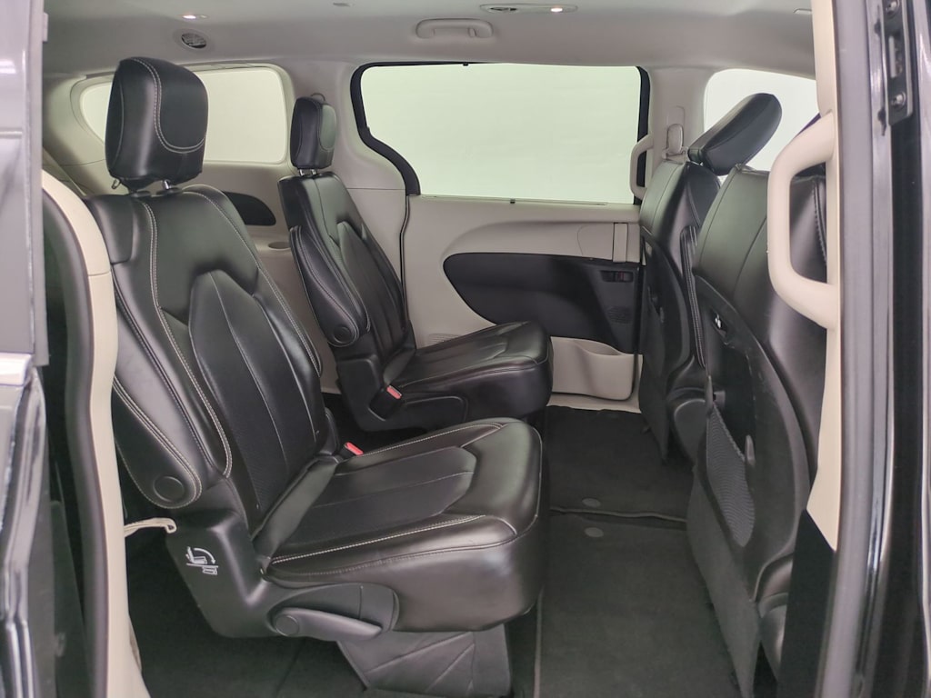 Thumbnail: 2023 Chrysler Pacifica - 26