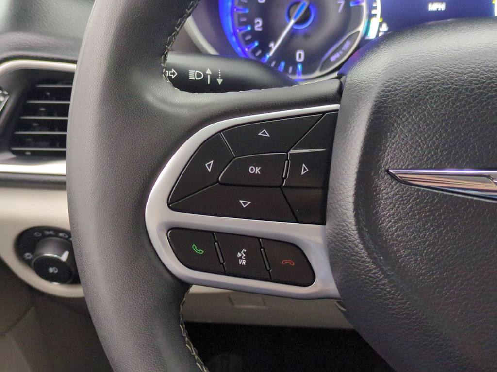 Thumbnail: 2023 Chrysler Pacifica - 27