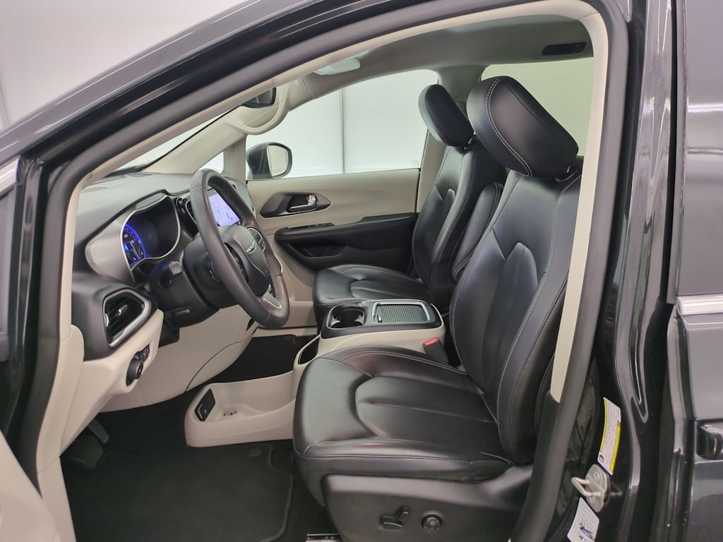 Thumbnail: 2023 Chrysler Pacifica - 11