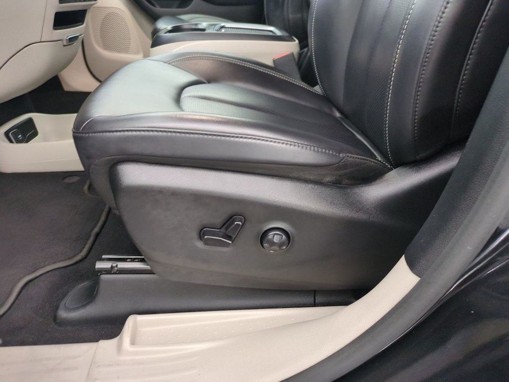 Thumbnail: 2023 Chrysler Pacifica - 24