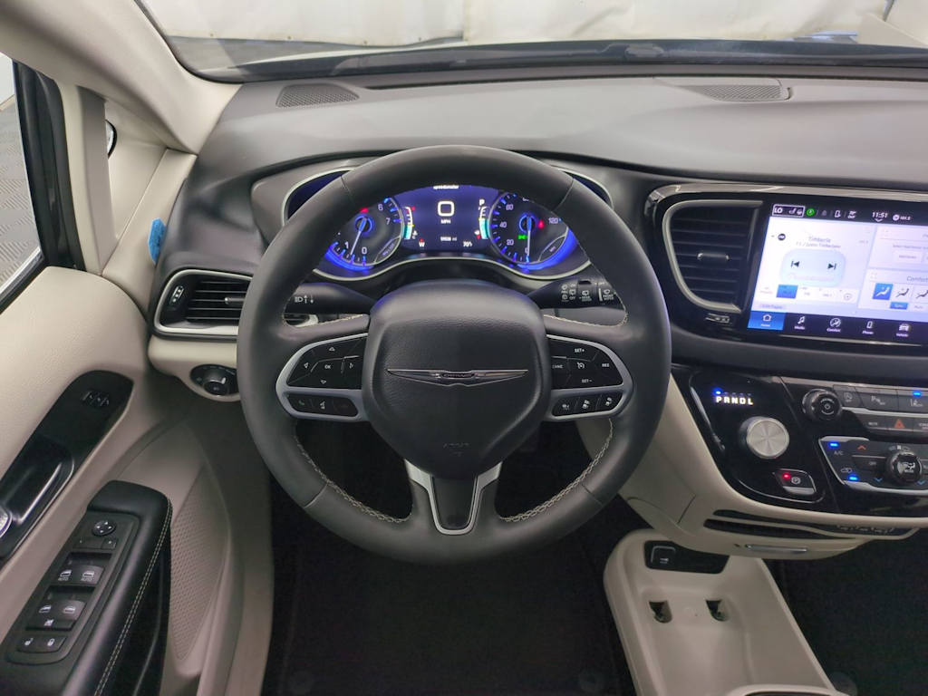 Thumbnail: 2023 Chrysler Pacifica - 14