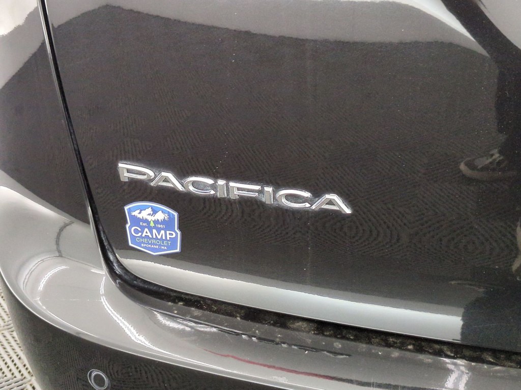 Thumbnail: 2023 Chrysler Pacifica - 7