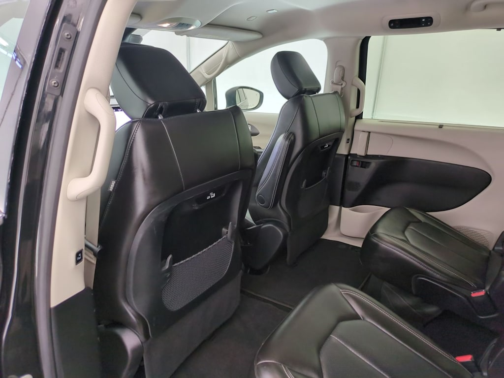 Thumbnail: 2023 Chrysler Pacifica - 13