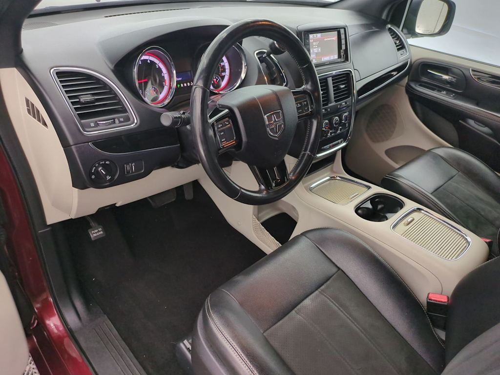 Thumbnail: 2019 Dodge Grand Caravan - 2