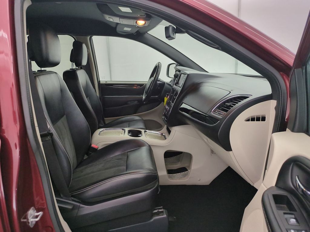 Thumbnail: 2019 Dodge Grand Caravan - 12