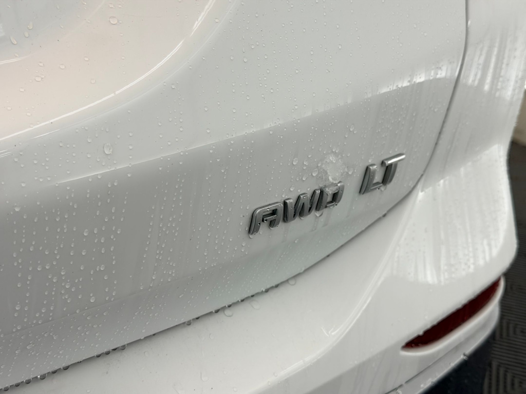 Thumbnail: 2020 Chevrolet Equinox - 25