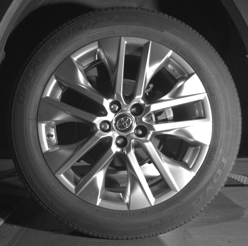 Thumbnail: 2019 Toyota RAV4 - 4