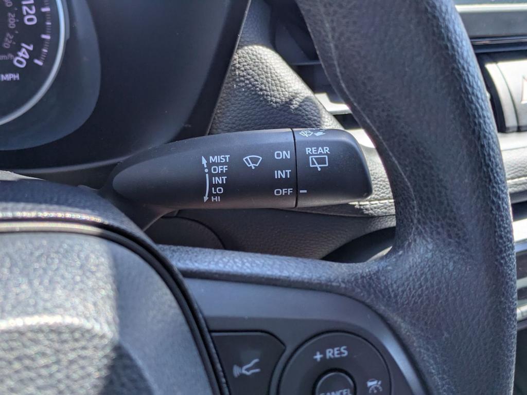 Thumbnail: 2020 Toyota RAV4 - 33