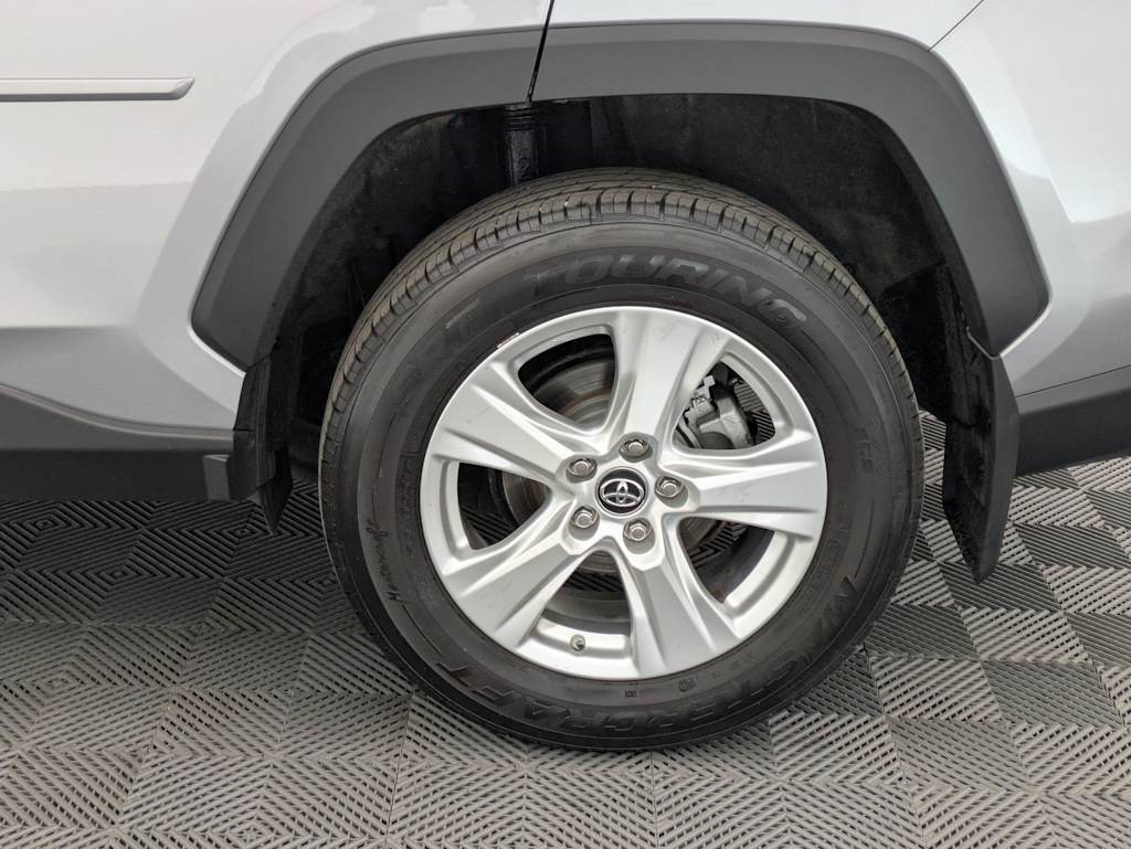 Thumbnail: 2019 Toyota RAV4 - 8