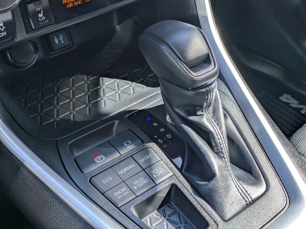 Thumbnail: 2019 Toyota RAV4 - 16